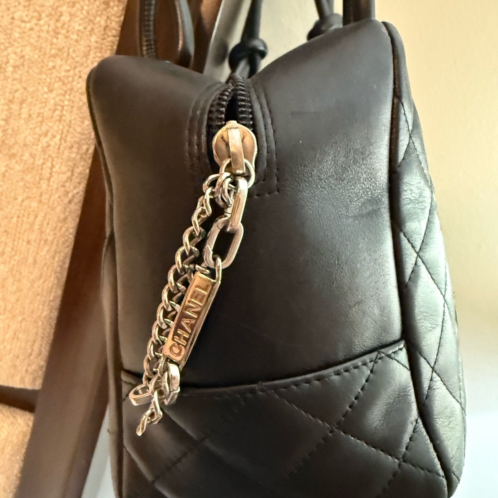 Chanel Black Quilted Shoulder Bag - Picture 3 of 15